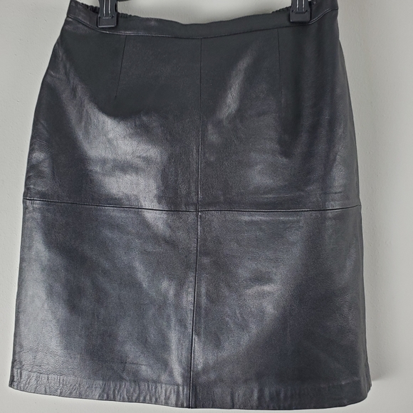 Black genuine Leather Skirt - Picture 2 of 6